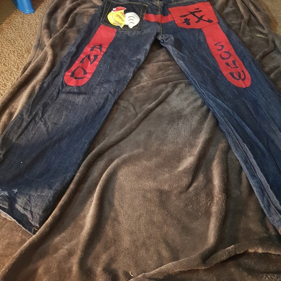 Evisu Jeans - Picture 2 of 6